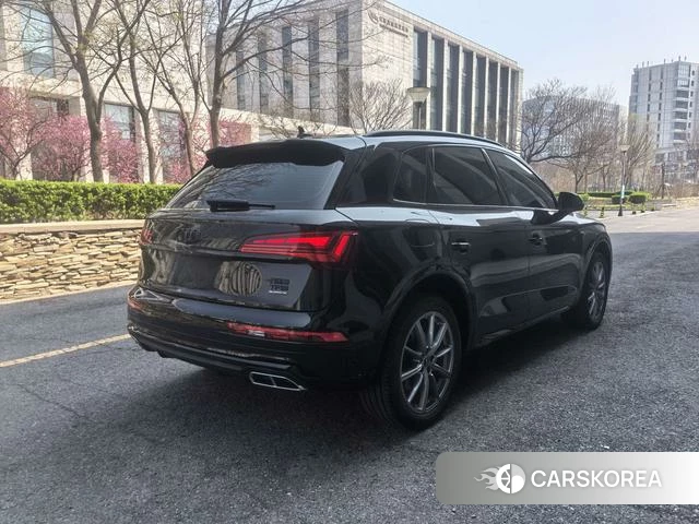 Audi Q5L 2022 Черный из Китая, фото 6