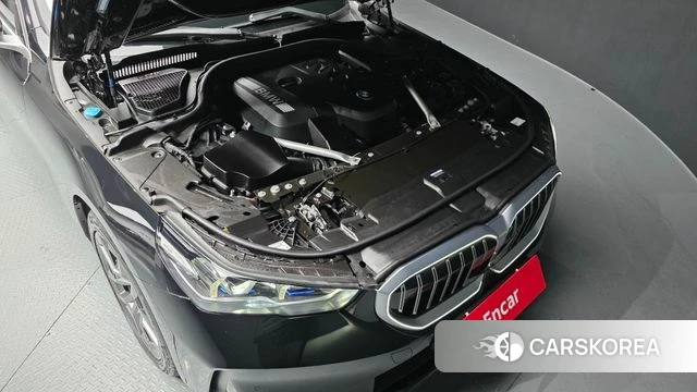 BMW 5 Series (G60) id 3838462 из Кореи 16