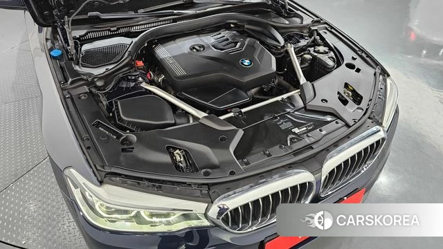 BMW 5 Series (G30) id 4482499 из Кореи 30