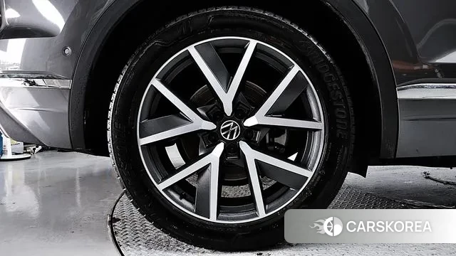 Volkswagen Touareg 3rd generation id 3741501 из Кореи 16