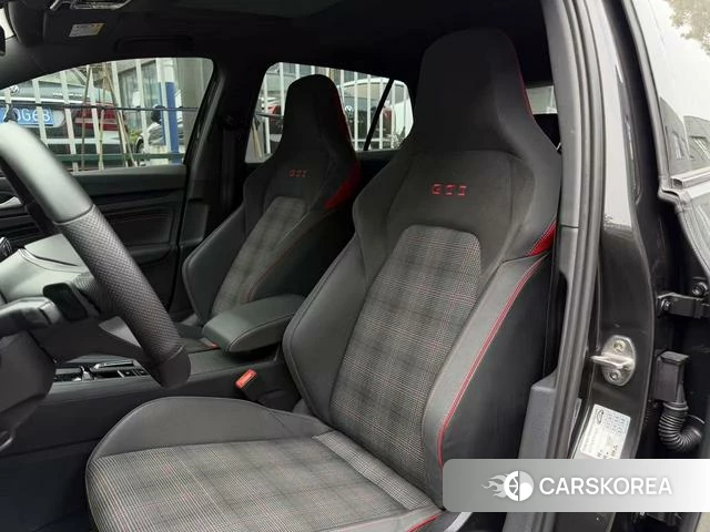 Volkswagen Golf GTI 2022 Черный из Китая, фото 6