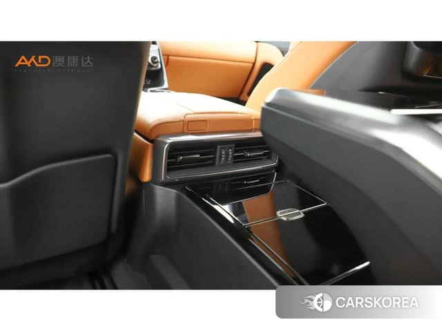 Lexus LX 2025 Черный из Китая, фото 6
