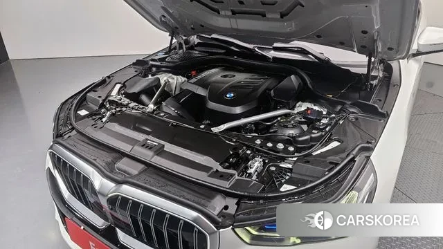 BMW 5 Series (G60) id 3605510 из Кореи 16