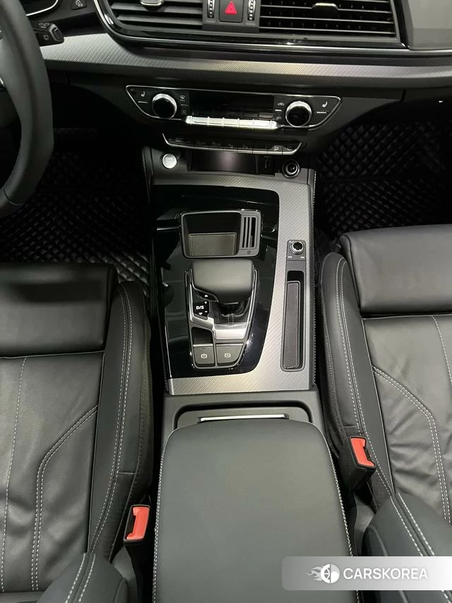 Audi Q5L id 4314637 из Китая 16