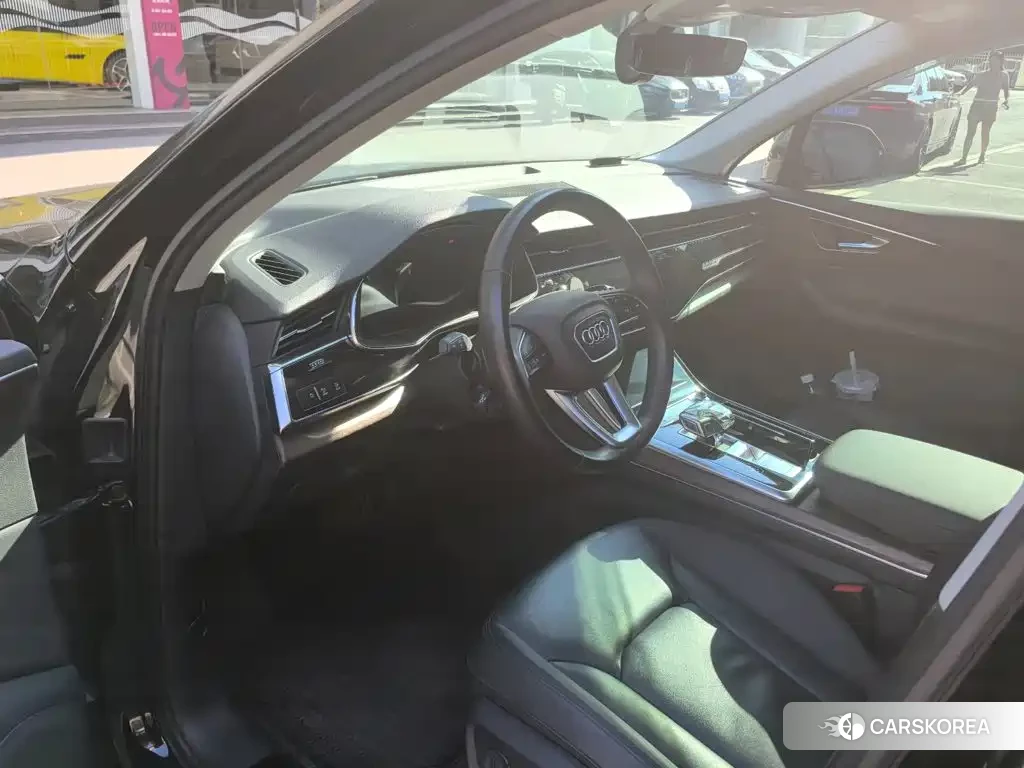 Audi Q7 2020 Черный из Китая, фото 6