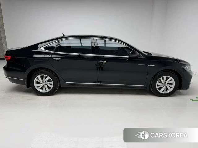 Volkswagen Passat PHEV id 4291152 из Китая 13