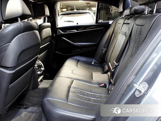 BMW 5 Series (G30) id 3889381 из Кореи 16