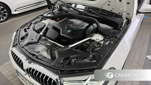 BMW 5 Series (G30) id 3818018 из Кореи 16