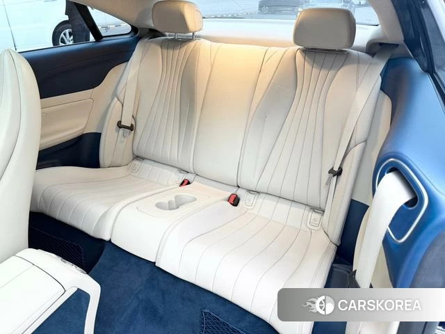 Mercedes-Benz E-class (imported) 2023 Зеленый из Китая, фото 6