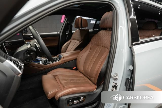 BMW X6 (G06) 2026 Светло-серебряный цвет из Кореи, фото 6