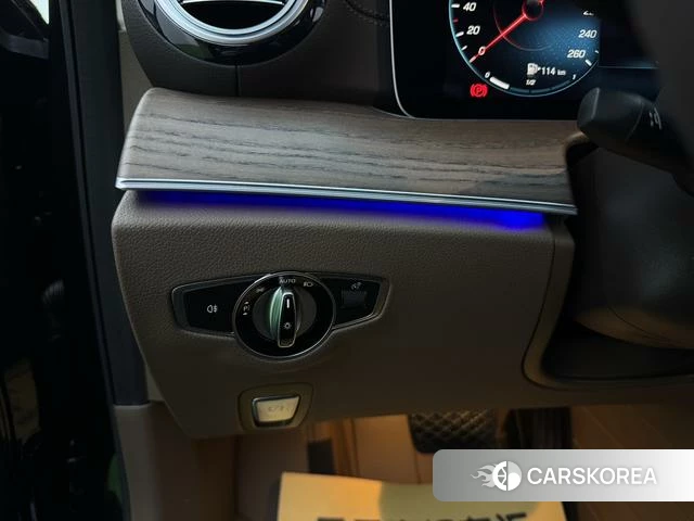 Mercedes-Benz E-class id 4219346 из Китая 32