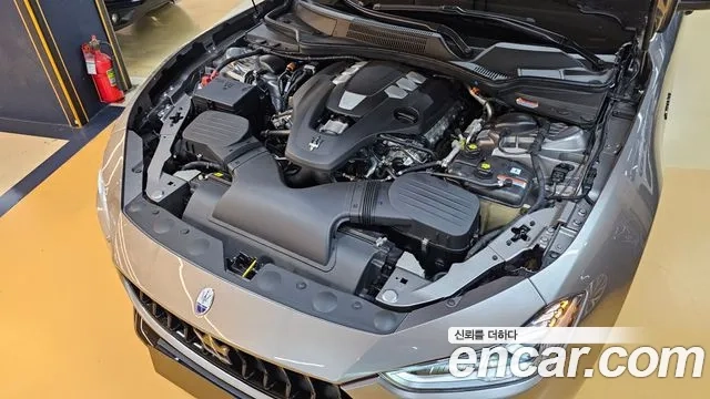 Maserati Ghibli id 2910942 из Кореи 16