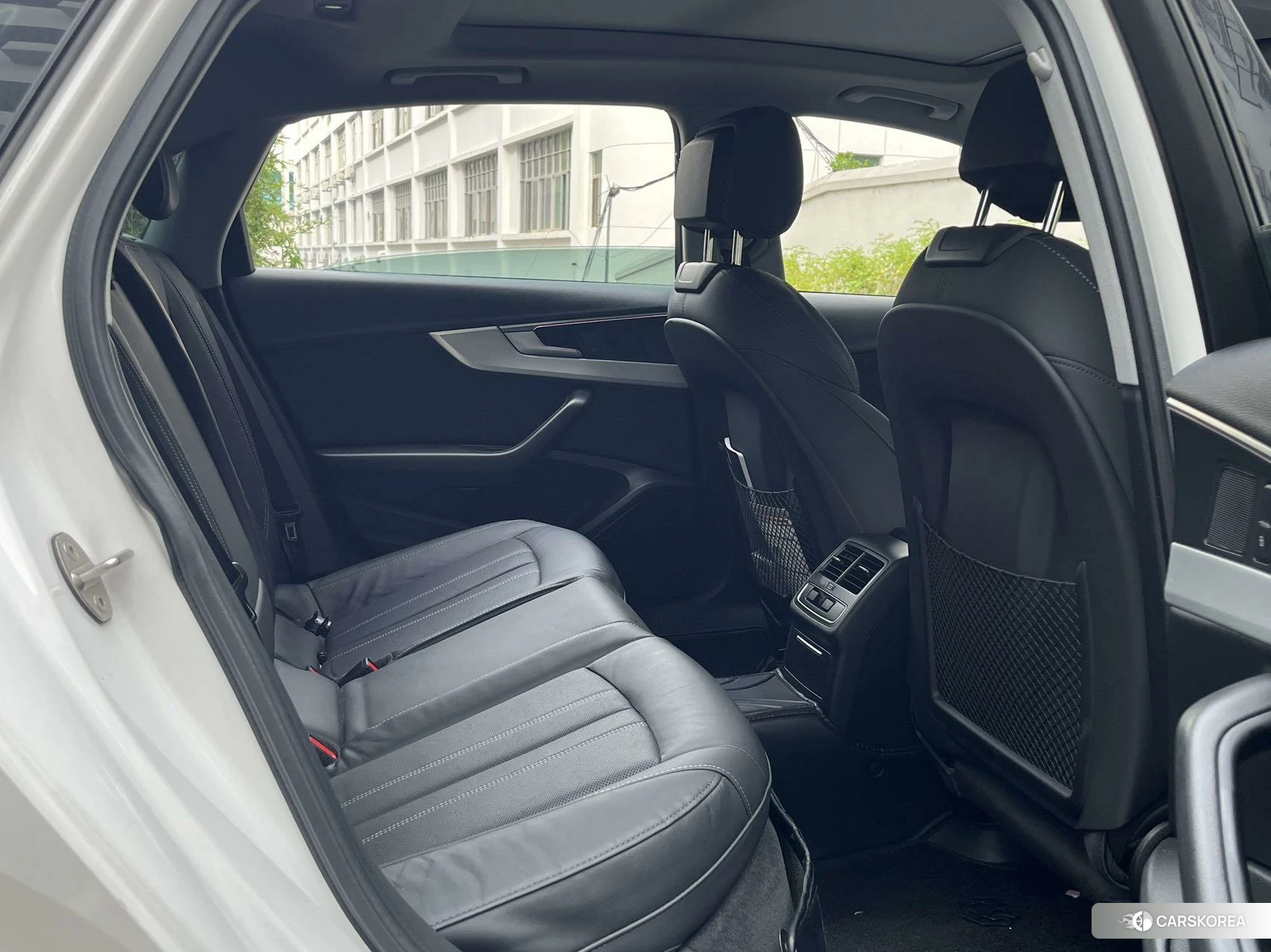 Audi A4L id 4499099 из Китая 13