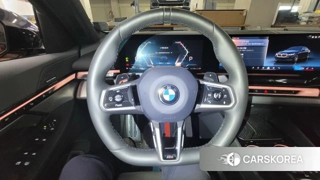 BMW 5 Series (G60) 2023 Черный из Кореи, фото 6