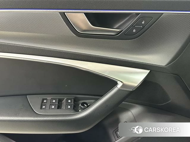 Audi A6L id 4272665 из Китая 18