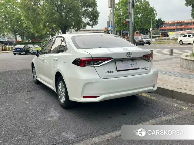 Toyota Corolla 2023 Белый из Китая, фото 6