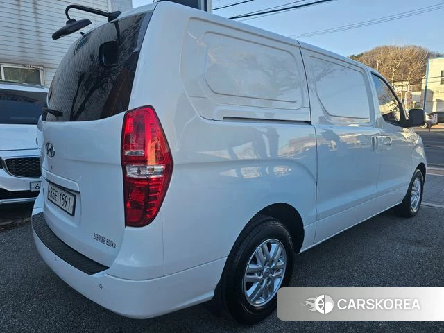 Hyundai The New Grand Starex id 3829158 из Кореи 16