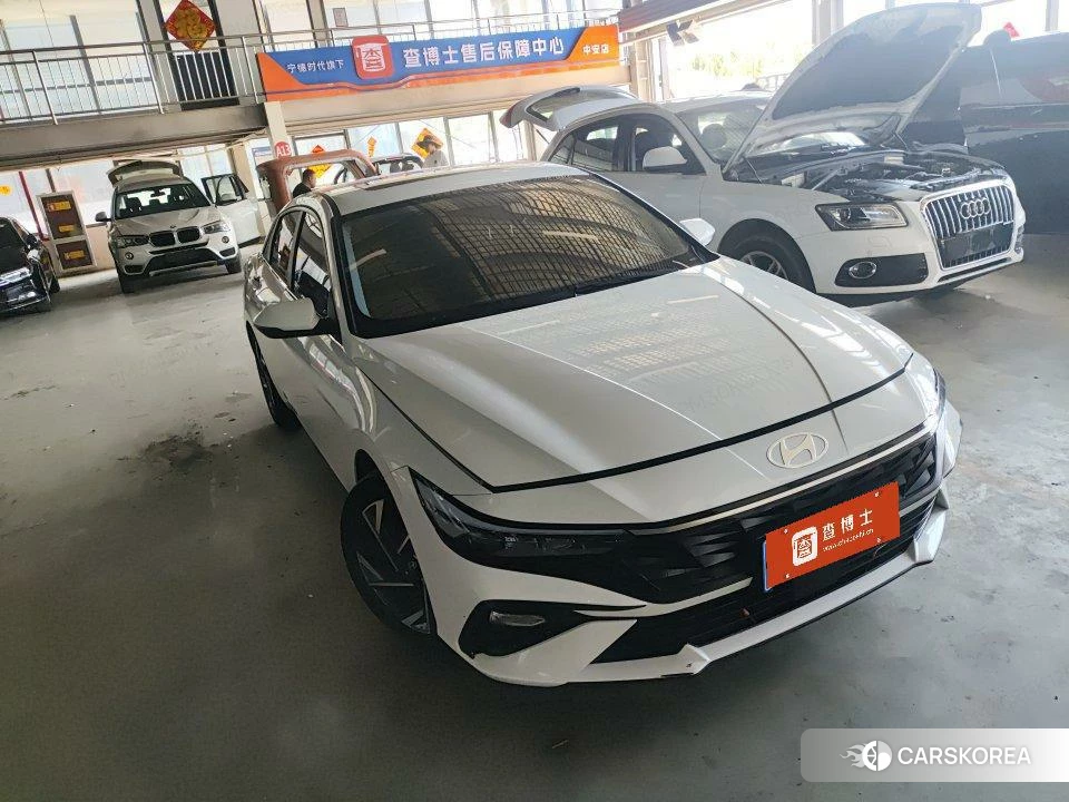 Hyundai Elantra 2023 Белый из Китая, фото 6