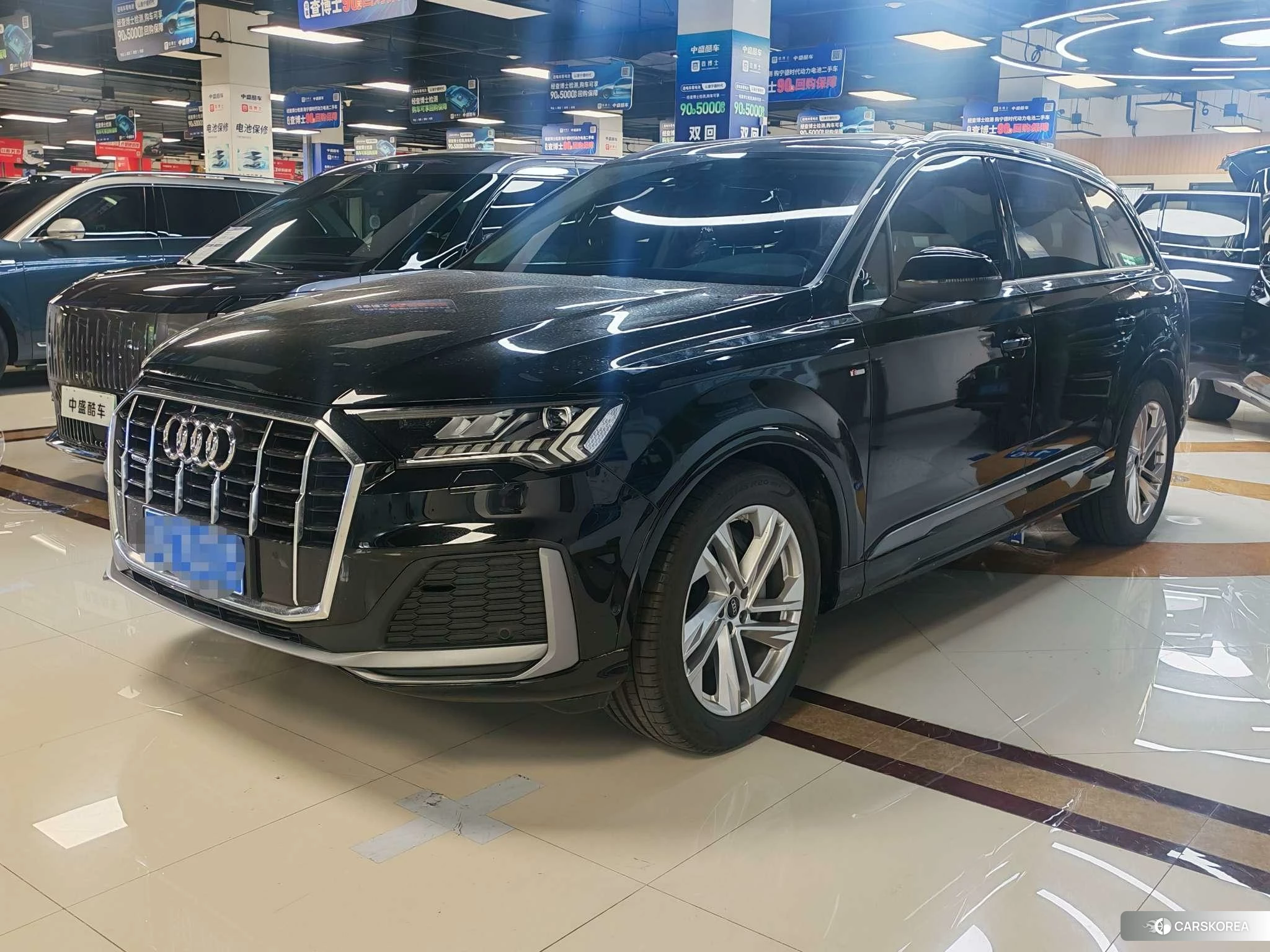 Audi Q7 2022 Черный из Китая, фото 6