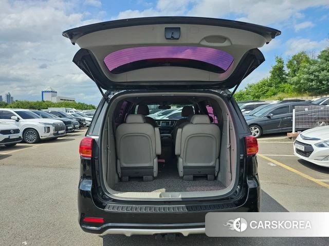 Kia The New Carnival id 4596120 из Кореи 16