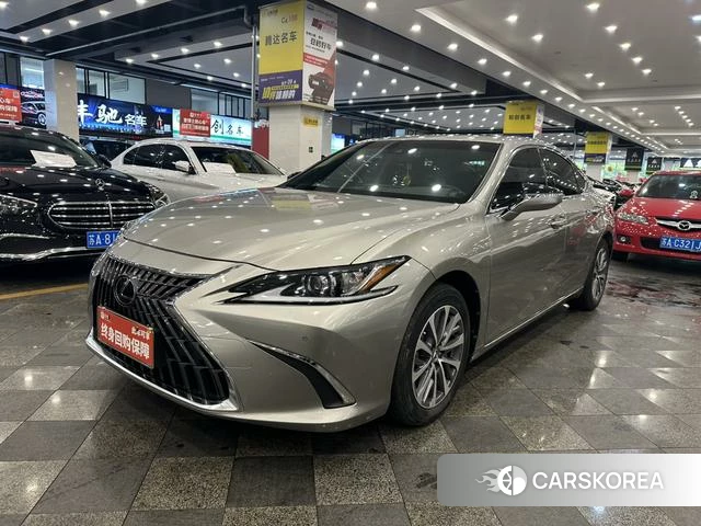 Lexus ES id 4297539 из Китая 9