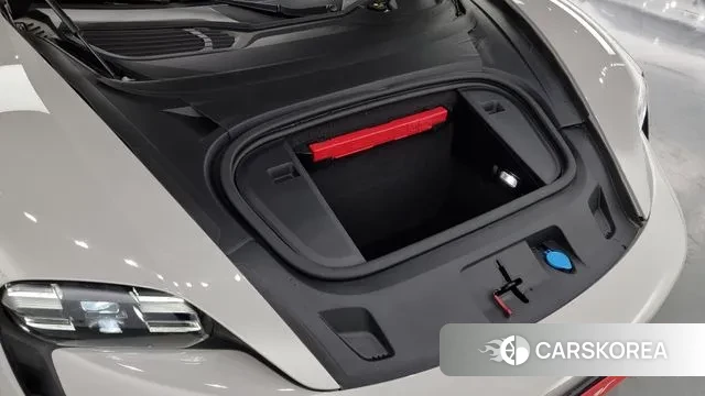 Porsche Taycan id 3075724 из Кореи 16