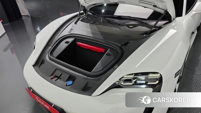 Porsche Taycan id 3940558 из Кореи 16