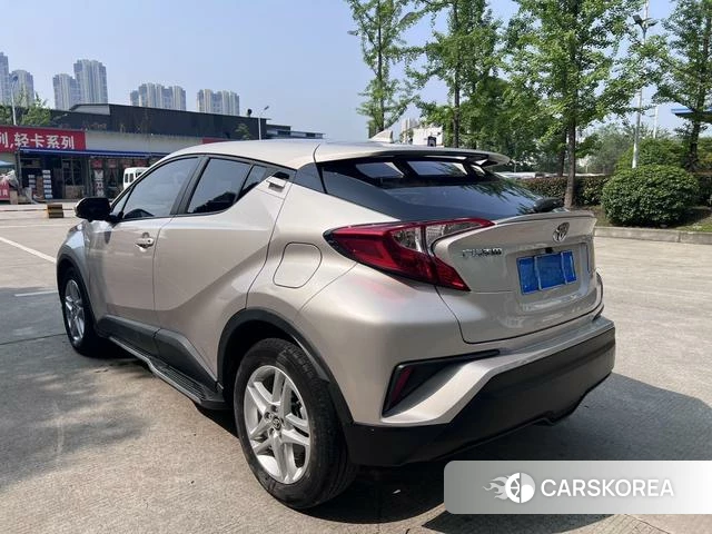 Toyota C-HR 2022 Серебристо-серый из Китая, фото 6