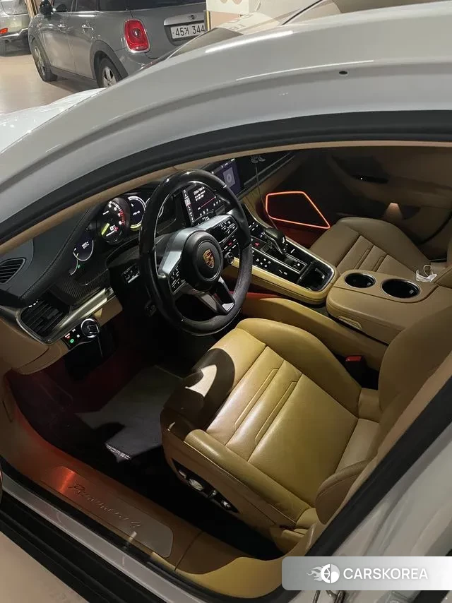 Porsche Panamera (971) 2018 Белый из Кореи, фото 6