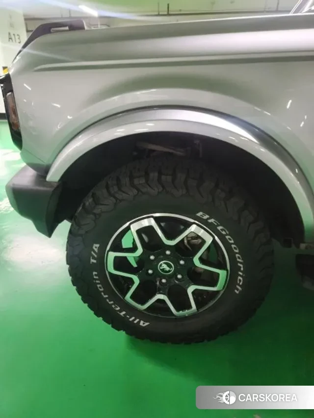 Ford Bronco 6th Generation 2022 Серебряный из Кореи, фото 6