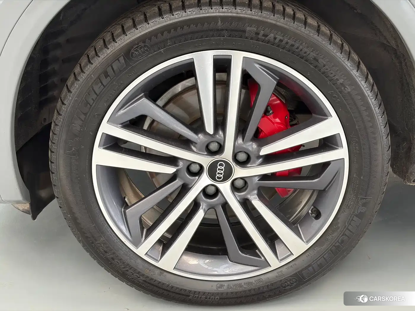 Audi Q5L id 4515492 из Китая 16