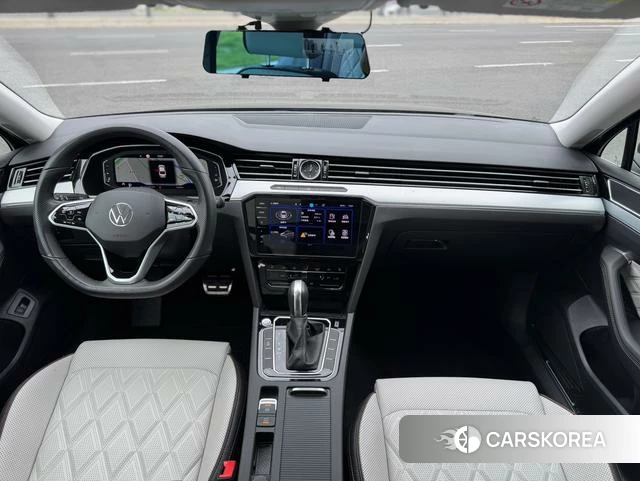 Volkswagen Magotan 2024 Черный из Китая, фото 6