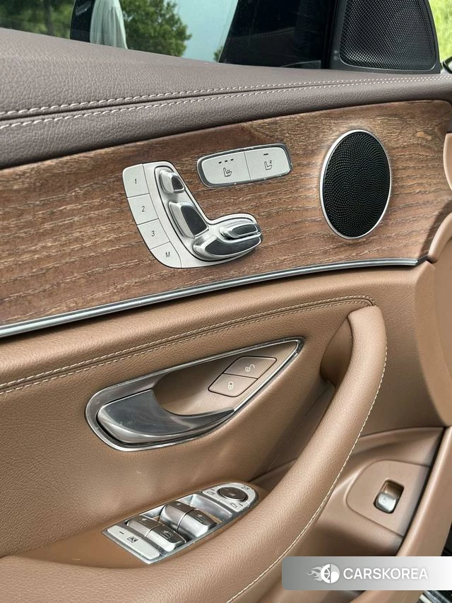 Mercedes-Benz E-class id 4320648 из Китая 17