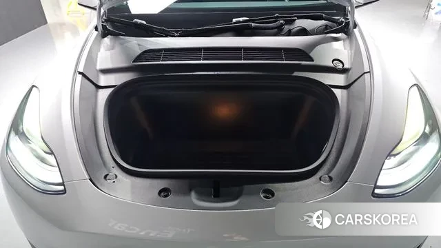 Tesla Model Y id 3763893 из Кореи 16