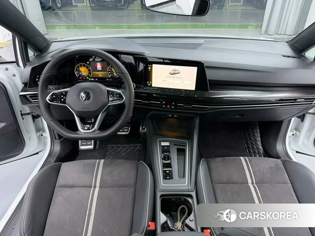 Volkswagen Golf 2024 Белый из Китая, фото 6