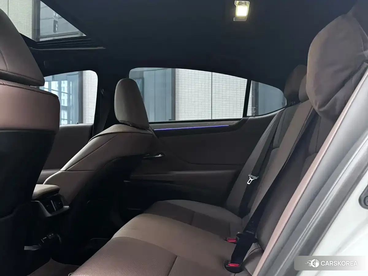 Lexus ES 2025 Белый из Китая, фото 6