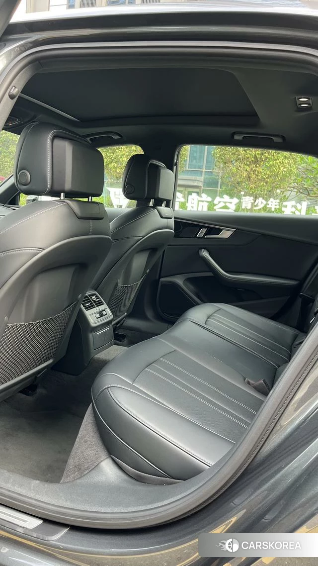 Audi A4L 2024 Темно-серый из Китая, фото 6