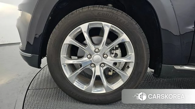 Jeep Grand Cherokee id 3844661 из Кореи 16