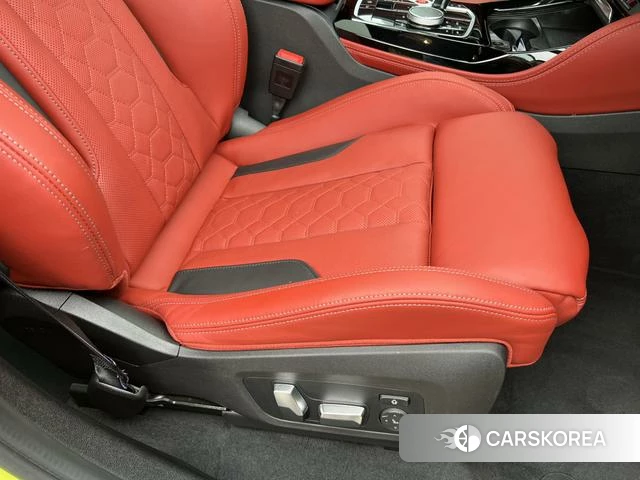 BMW X4 M id 3944937 из Китая 12