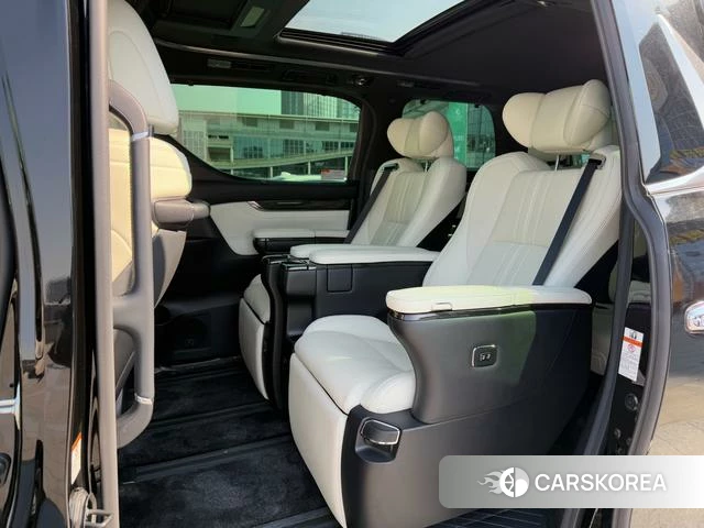 Lexus LM id 4259681 из Китая 19