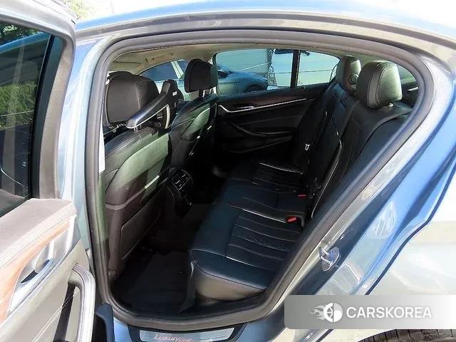 BMW 5 Series (G30) id 3445056 из Кореи 16