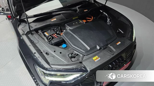 Audi e-Tron id 4463752 из Кореи 32