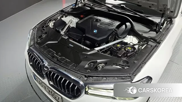 BMW 5 Series (G30) id 3597892 из Кореи 16