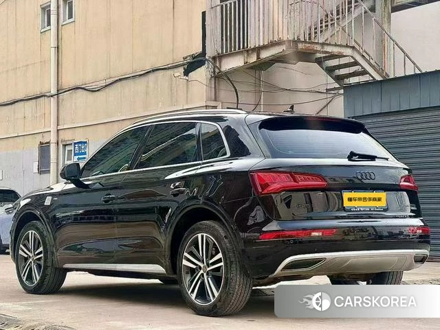 Audi Q5L 2019 Черный из Китая, фото 6
