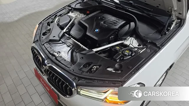 BMW 5 Series (G30) id 3335550 из Кореи 16