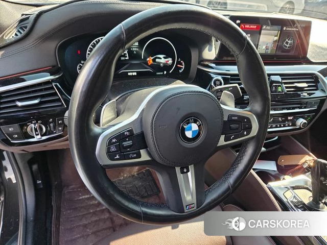 BMW 5 Series (G30) id 4325458 из Кореи 8