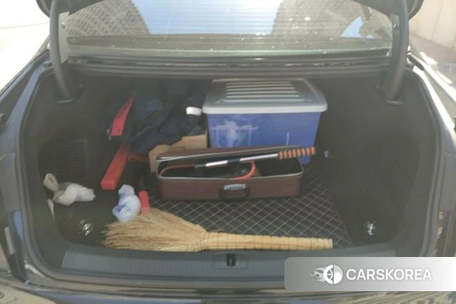 Audi A8 id 4258939 из Китая 13
