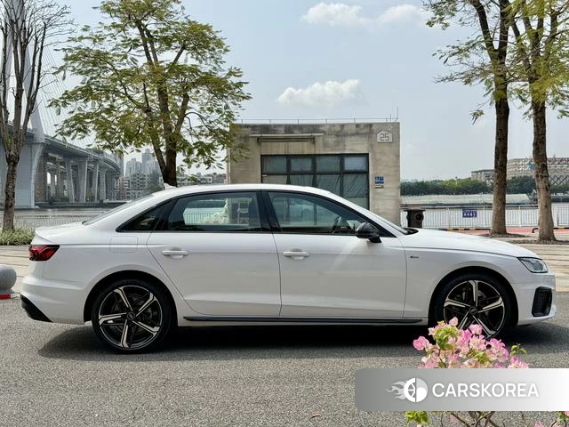 Audi A4L id 4290642 из Китая 14