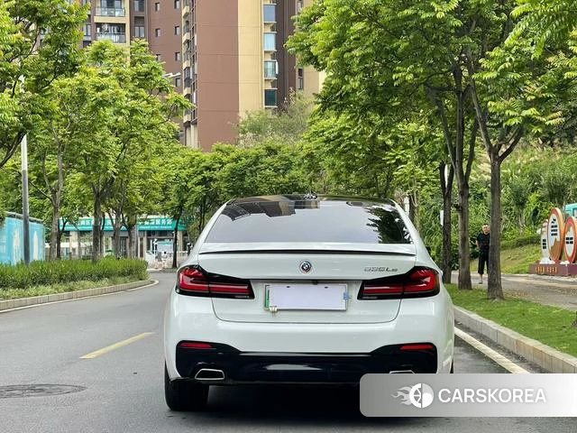 BMW 5 series PHEV 2022 Белый из Китая, фото 6