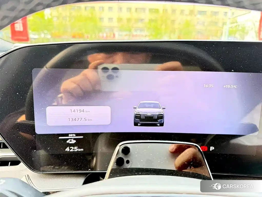 Audi Q6L 2025 Silver/gray из Китая, фото 6